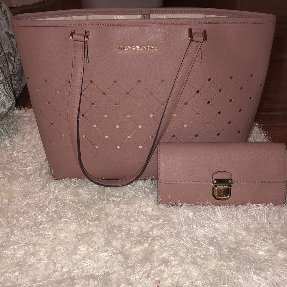 Dusty rose Michael Kors purse & wallet - Picture 1 of 8